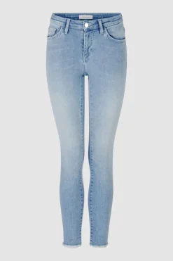 Denim In Figurnahem Schnitt